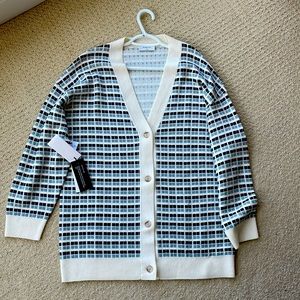 Aritzia sweater - new with tags. No longer fits me!